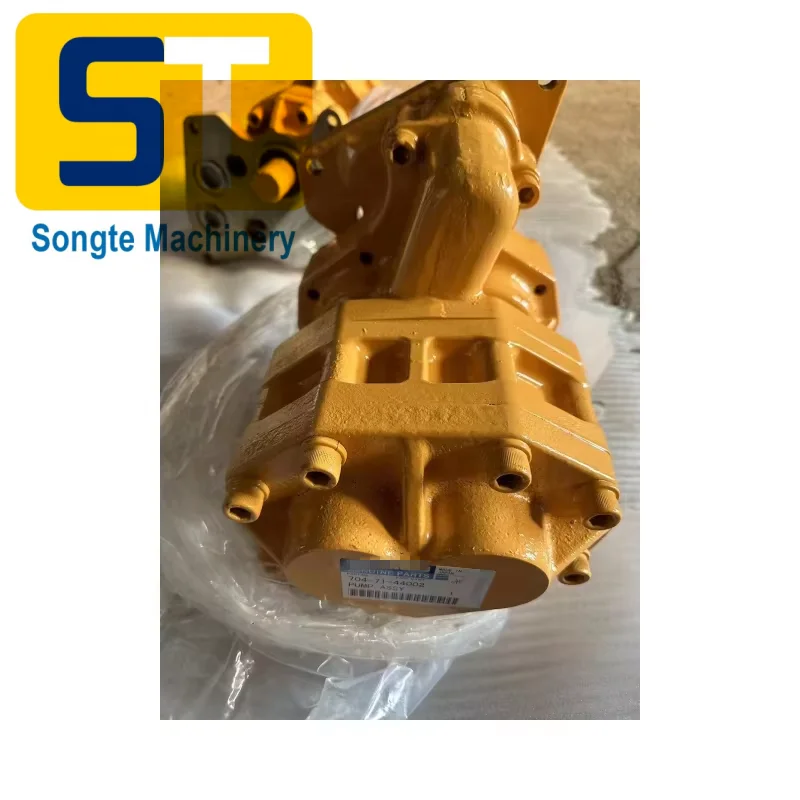 D375A-1 D375A-2 D375A-3A Bulldozer Hydraulic Gear Pump 704-71-44002