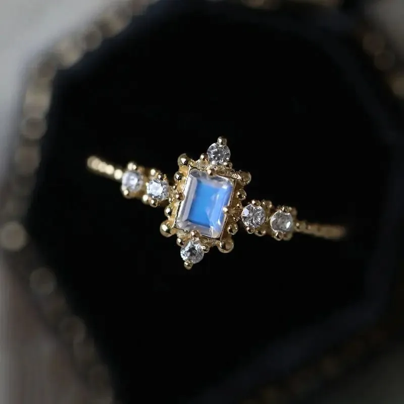 

Victorian Rococo Style 18k Gold Plated Moonstone Ring Geometric Finger Band Lace Opal Ring Chic Natural Gemstone Korean Jewelry