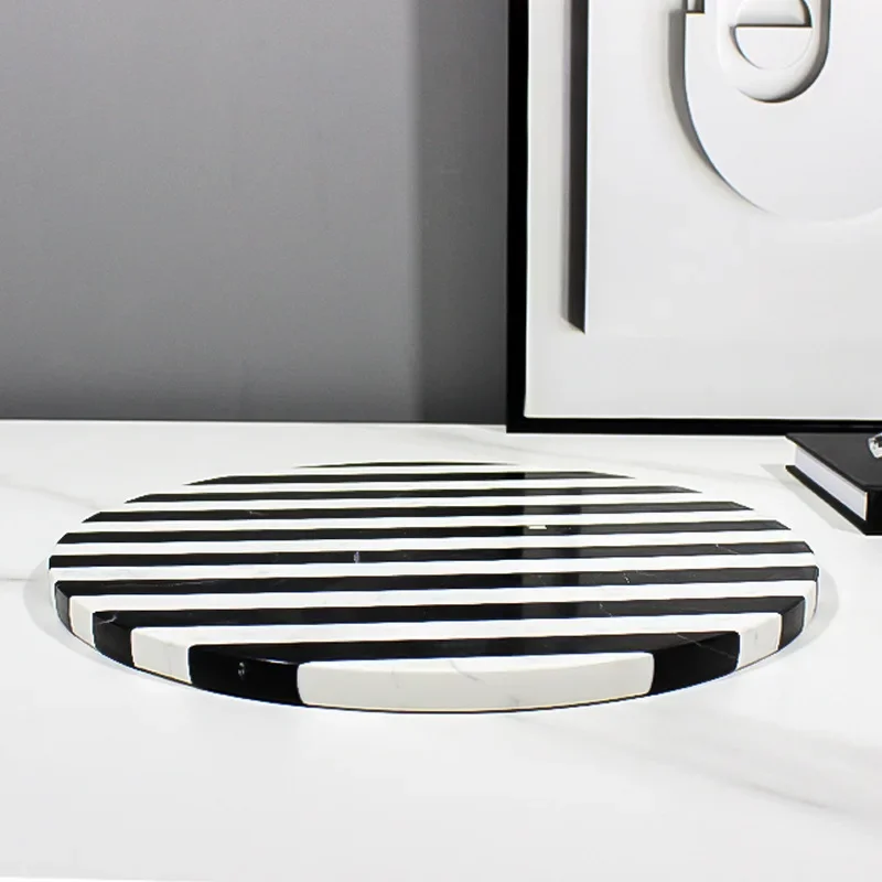 Vassoio a strisce bianche e nere in marmo artistico, decorazione per tavolino da salotto, modello di stoccaggio, sala vendite, ufficio