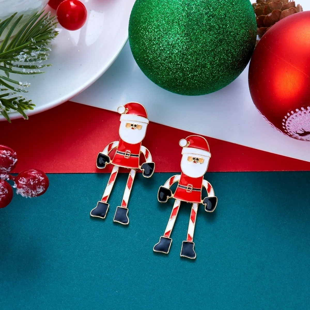 Kreative asymmetrische Ohrstecker mit Weihnachtsmann und Weihnachtsfrau mit langen Beinen für Damen, Imitationsperlen, Weihnachtsfiguren-Ohrringe, Schmuck – Detail 25