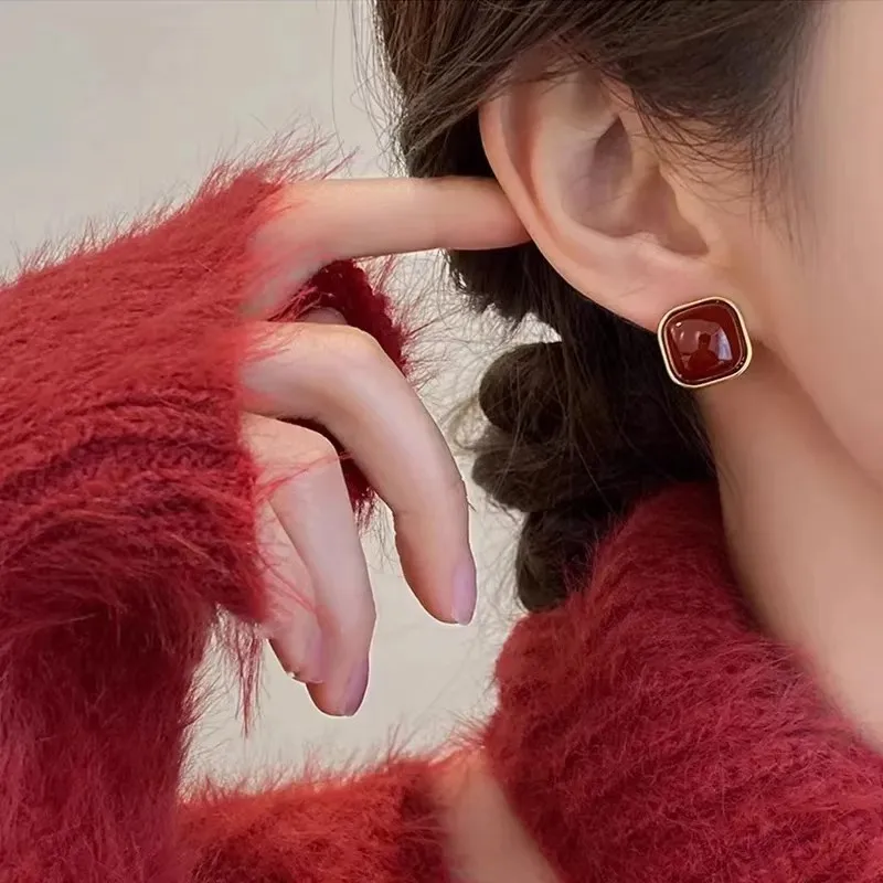 Vintage Enamel Wine Red Metal Stud Earrings for Women Fashion Geometric Earrings Elegant Wedding Jewelry Accessories