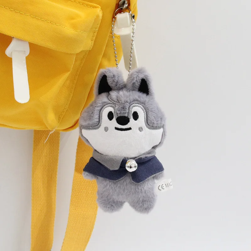 Auf Lager Skzoo Niedlicher Plüsch-Schlüsselanhänger, Puppenanhänger, Rucksack-Zubehör, magischer Akademie-Umhang, Plüsch-Schlüsselanhänger, Kinderspielzeug, Fan-Geschenke