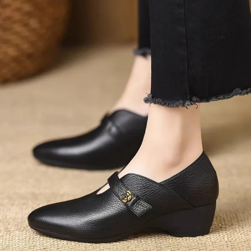 Women Mary Jane Shoes Genuine Leather Low Heel Pumps T-Strap Flower Buckle Comfortable Soft Sole Casual Office Mom Shoes