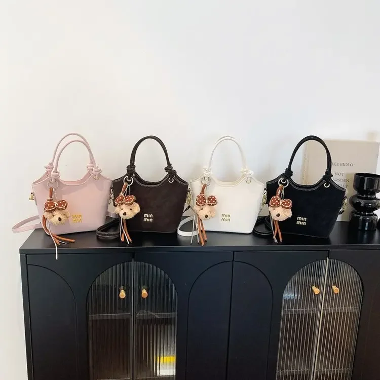 

New Korean Niche Design Simple and Versatile Fashion Commuter Bag Casual Crossbody Bag Personalized Bucket Shoulder Bag