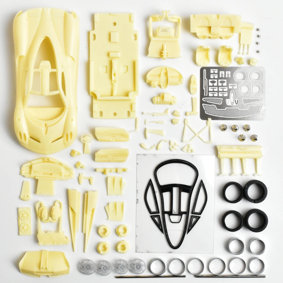 Construction drive 1:64 adultes passe-temps Pagani Huayra assembler à la main en résine moulé sous pression modèle de voiture