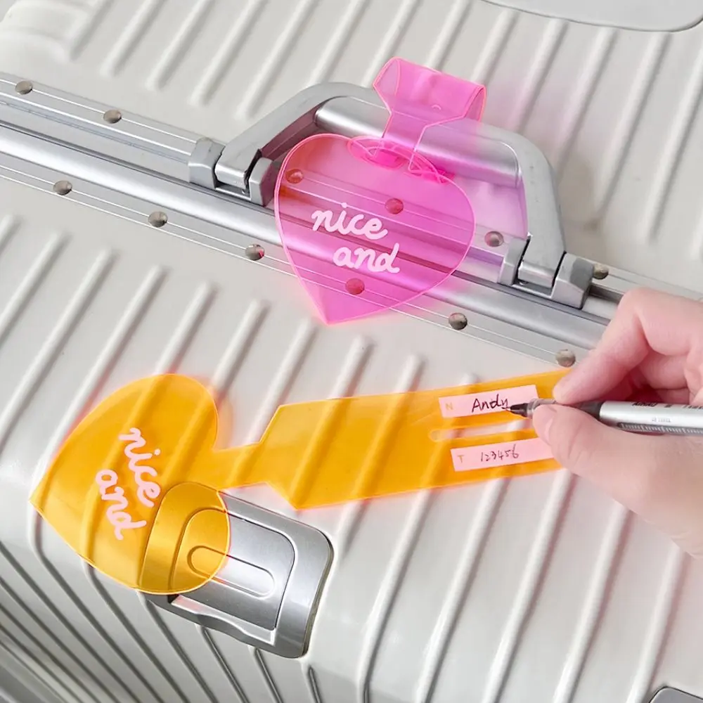 

Красочная багажная бирка в форме любви, противоударная посадочная бирка, флуоресцентная багажная бирка, дорожные аксессуары, бирка для авиационной карты