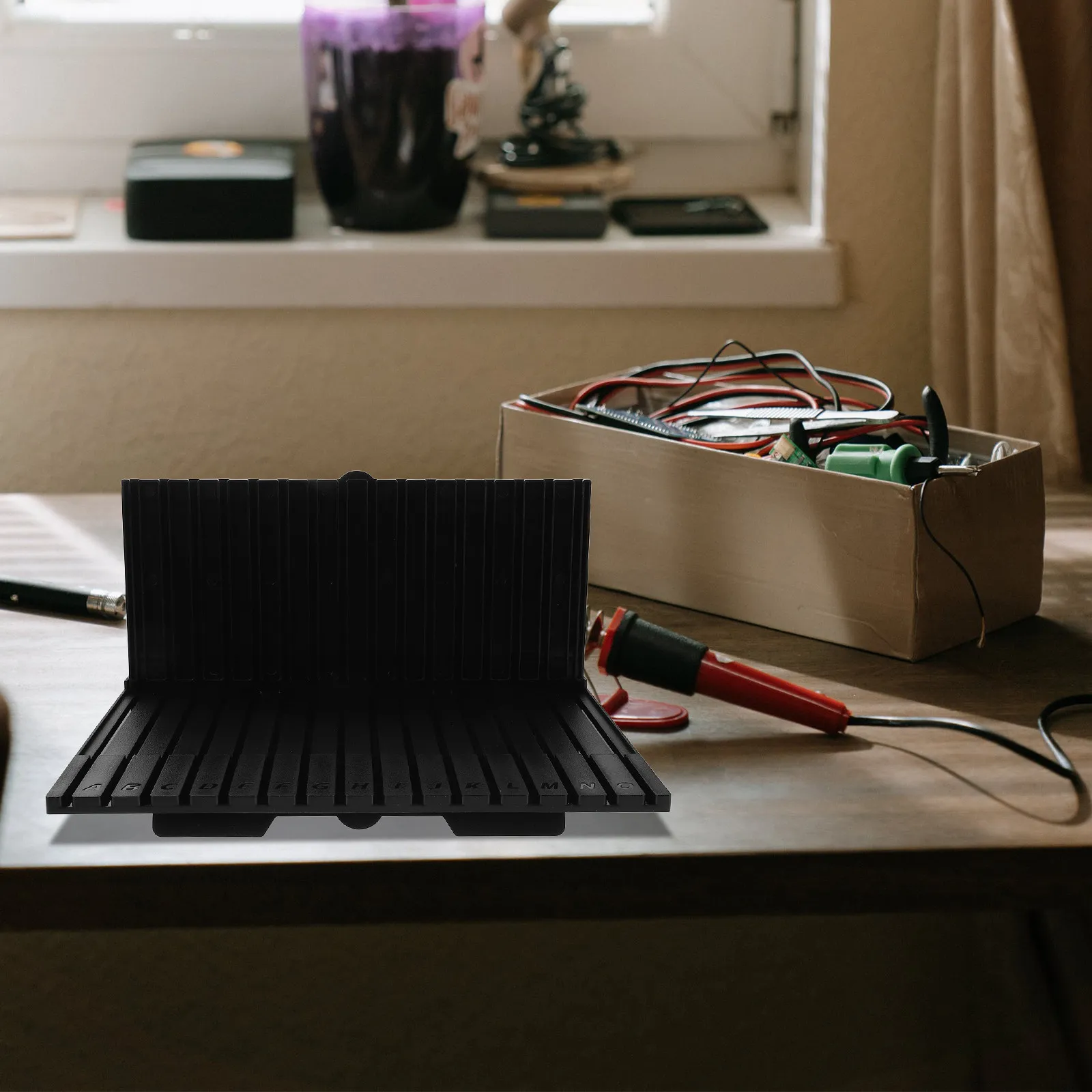 

Черная настольная подставка-органайзер для хранения с группировкой по буквам, для деталей, комплектов, аксессуаров, инструментов для хобби