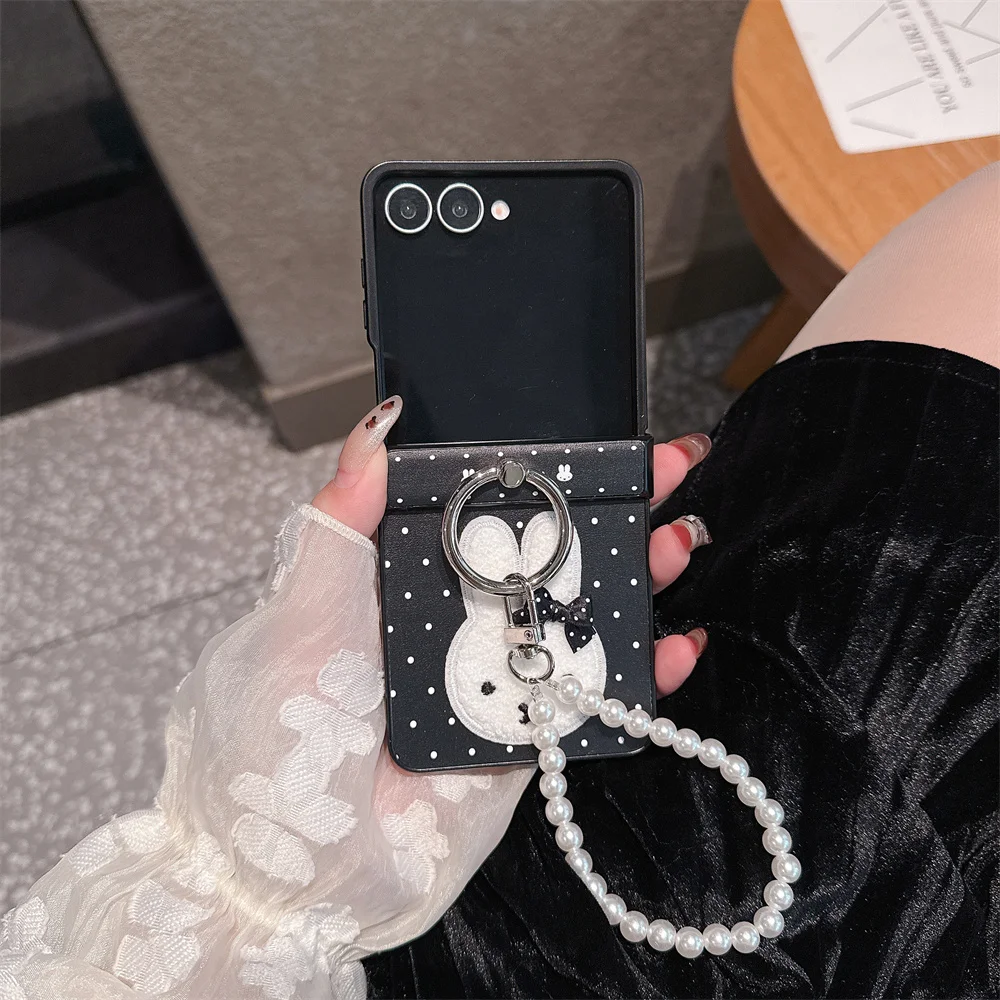 

Korean INS Simple Polka Dot Cute Plush Rabbit Phone Case For Samsung Galaxy Z Flip7 6 Flip6 7 Flip5 6 7 Cover With Pearl Chain
