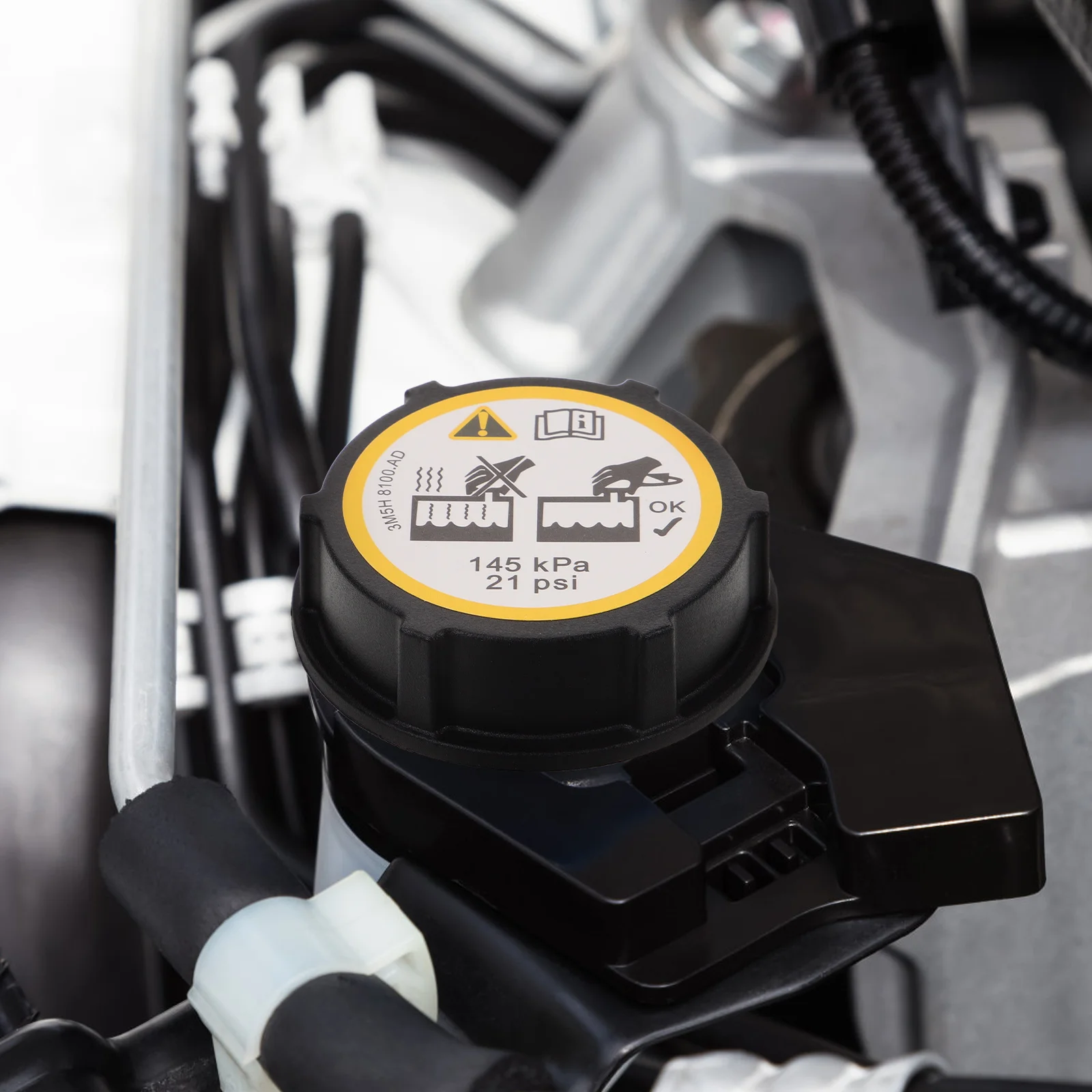 

Aluminum Radiator Reservoir Cap Replacement Engine Coolant Recovery Bottle Durable Spill-Proof Easy Install Fluid Tank for Cars