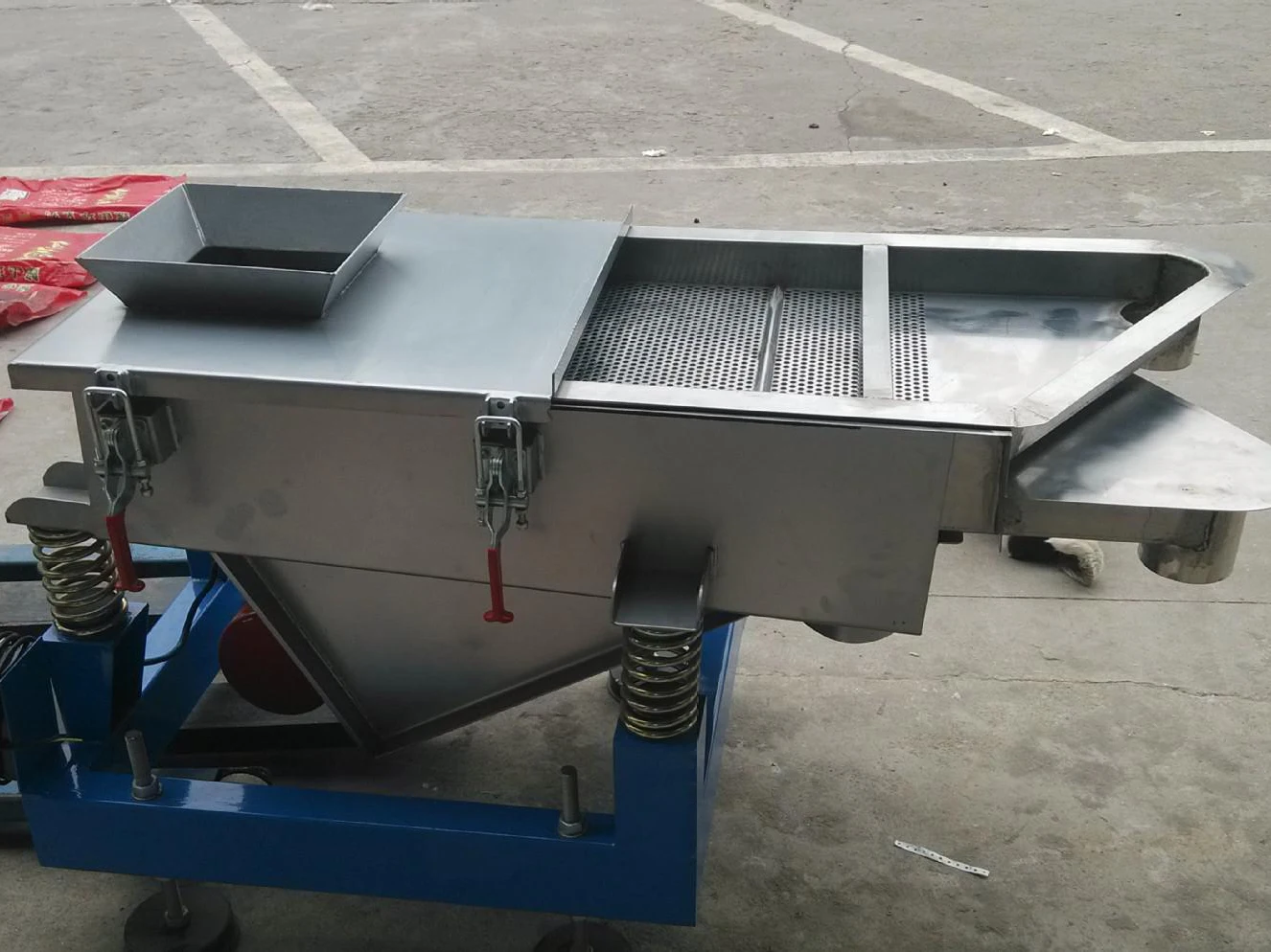 Quick-Assembly Portable Circular Vibrating Screen | Tool-Free Mesh Change, 30min Setup | 380V, Easy Transport