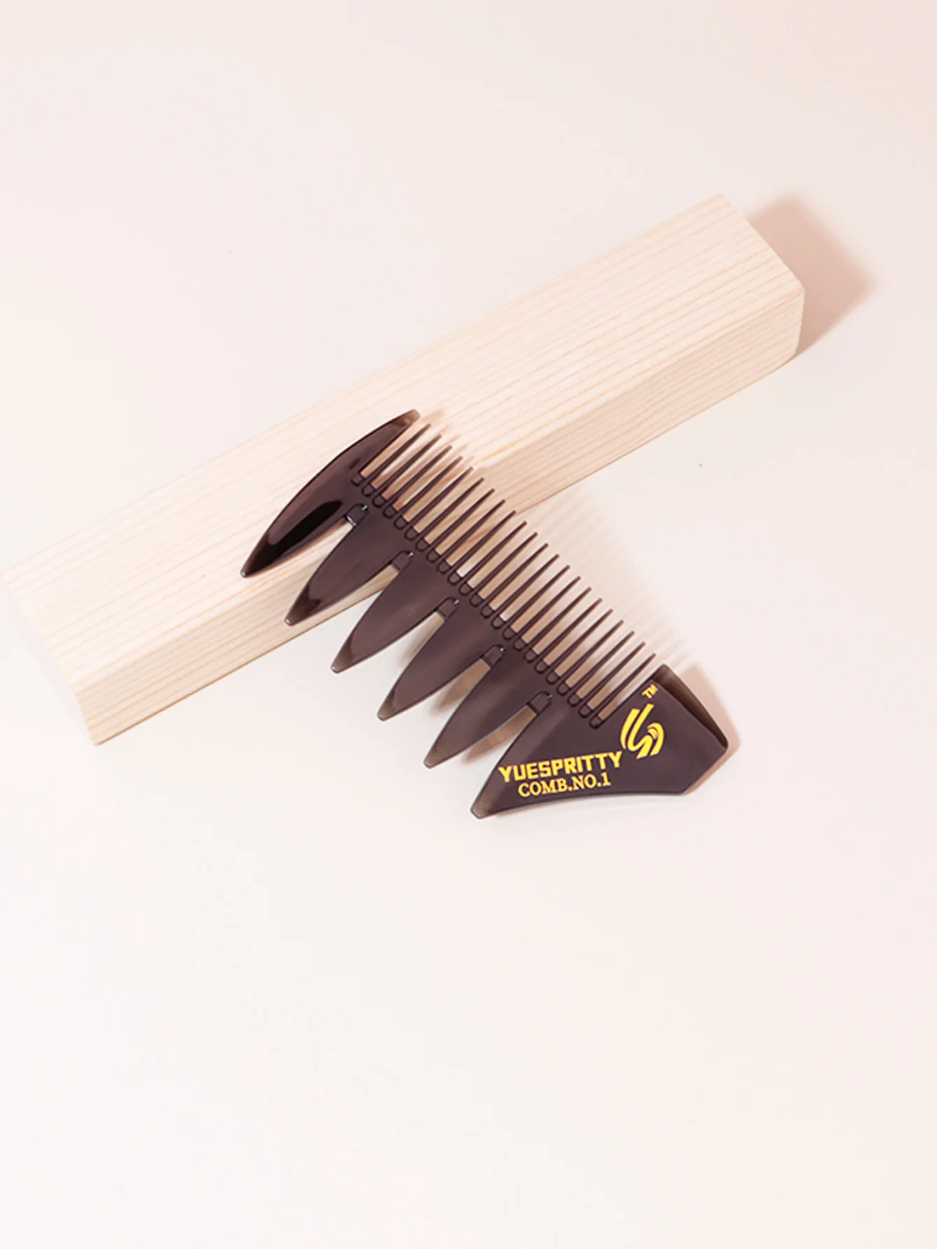 Styling Comb, Professional Styling Comb for Salon Hairdressers and Hairstylists, Suitable for Hair Salons and Personal Use