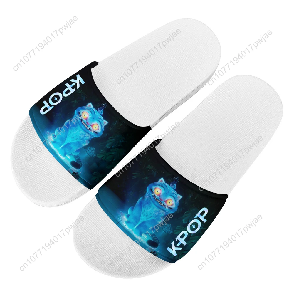 KPop شيطان الصيادين ديربي النمر النعال المنزل أحذية ماء الرجال النساء شبشب صيفي الرجعية داخلي في الهواء الطلق مخصص صنادل شاطئ بركة