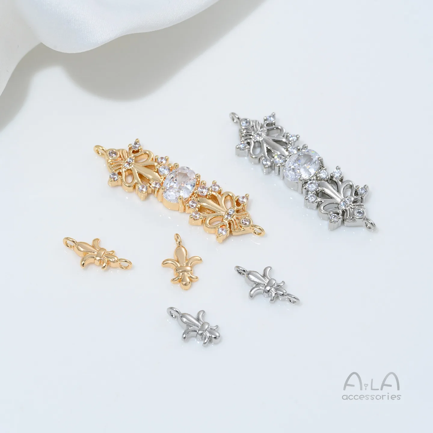 

Copper Plated 14K Gold Zirconium Iris Double Hanging Small Iris Pendant Handmade DIY Bracelet Necklace Jewelry Accessories