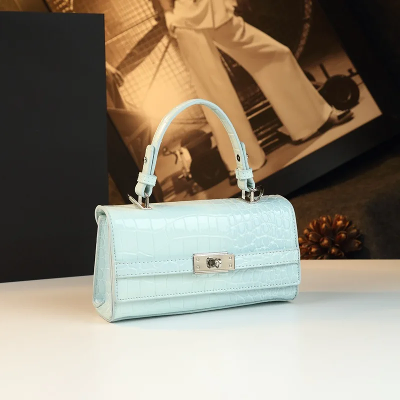 Unique shiny-pattern pillow bag, high-end light luxury shoulder and crossbody small square bag, suitable comm