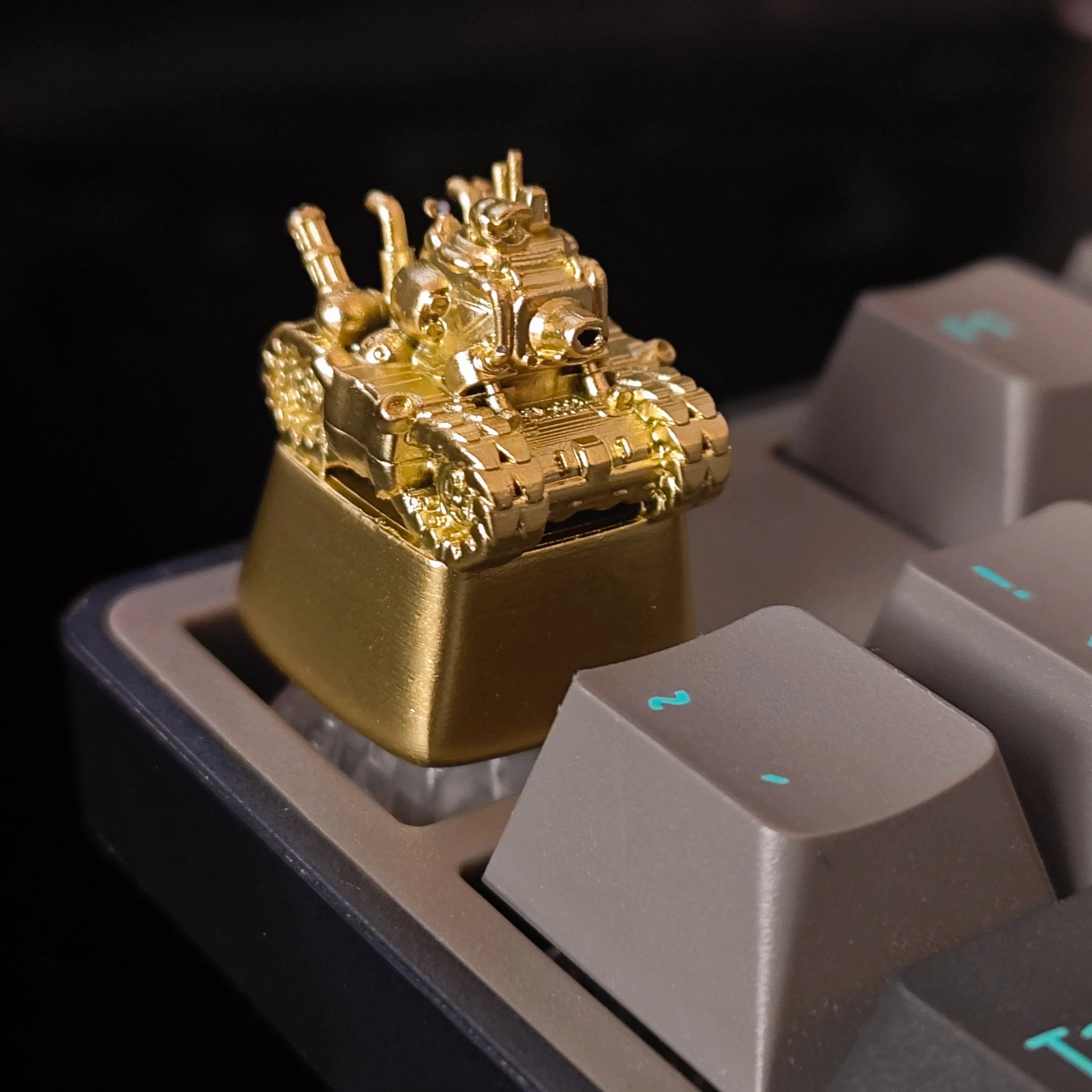 Alloy Slug Tank Keycap Mechanical Keyboard Creative Trend Art Three-dimensional Personality Resin Keyboard Cap