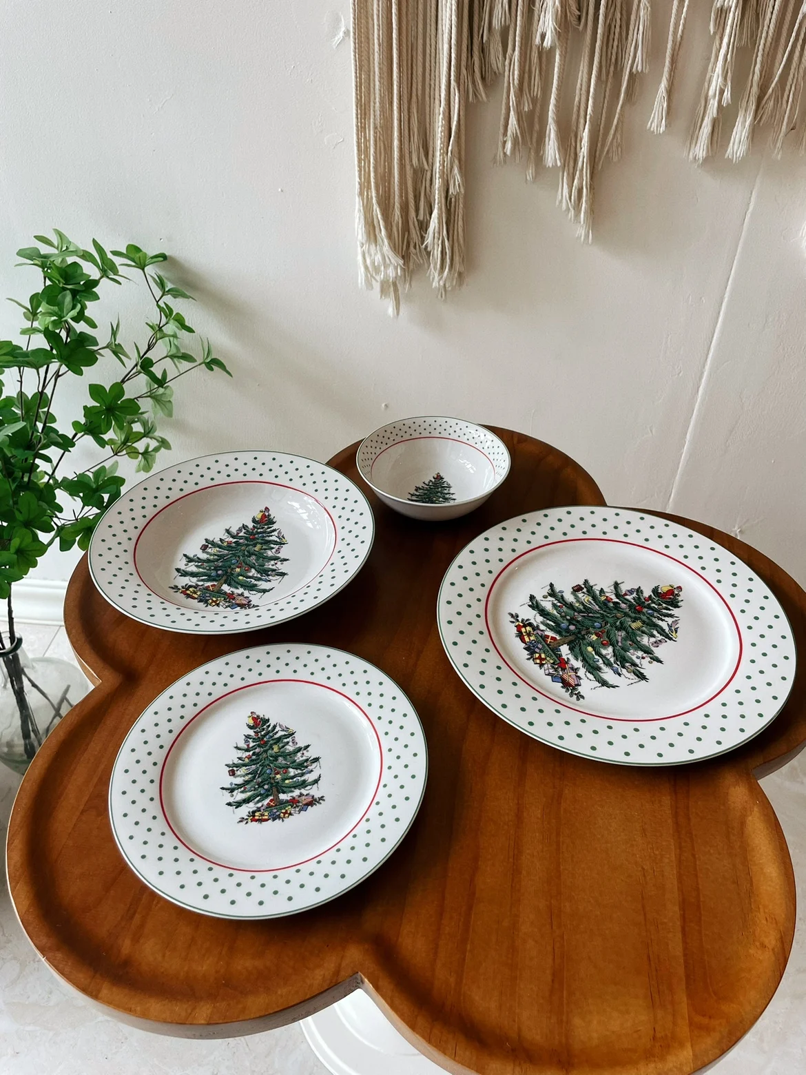 

Diplomacy Trade Export Classic Retro Green Dots Christmas Dish Yellow Desserts Bowl Christmas Model