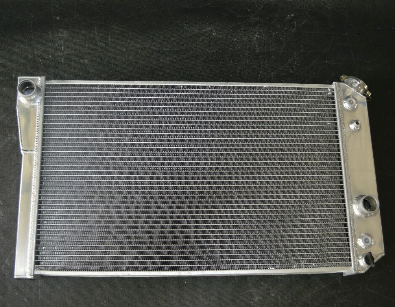 

3 Row Aluminum Radiator For 1984-1990 Chevrolet Corvette C4, 1982-2002 Chevy S10/S-10 Blazer V8 Conversion