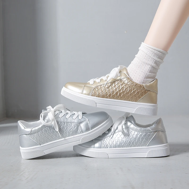 

2025 однотонная модная женская спортивная обувь на платформе с круглой головкой, весенне-осенняя обувь для отдыха и противоскользящая обувь с высоким низким берцем