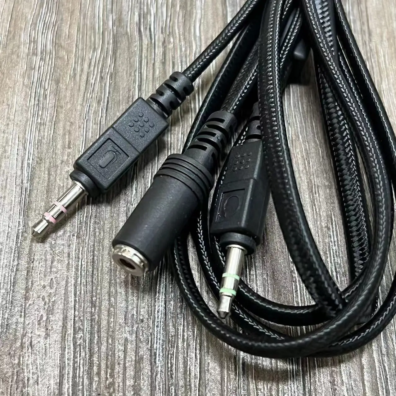 Headphone aduio adapter cable one in two microphone earphone, two in one adapter, pure copper cables earphone splitter 1.3M