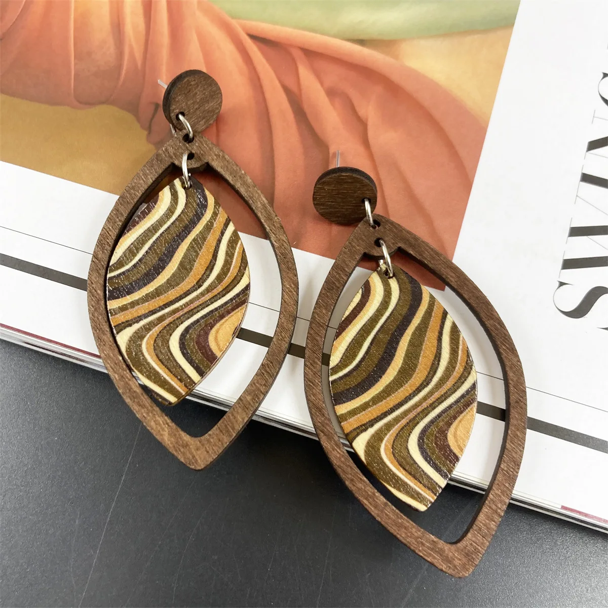 Bohemian Long Water Waved Pattern Wooden Earrings for Women Ethnic Style Vintage Elegant Female Jewelry Party Casual Accessory