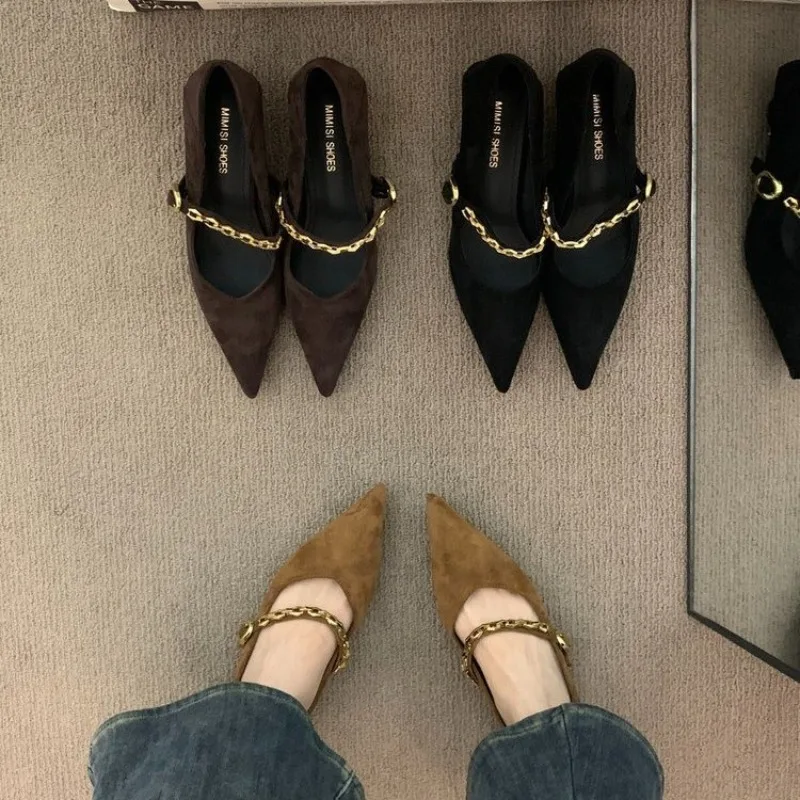 الربيع والخريف سلسلة معدنية خنجر أحذية واحدة أزياء أشار تو الفم الضحلة الجلد المدبوغ أحذية منخفضة أعلى