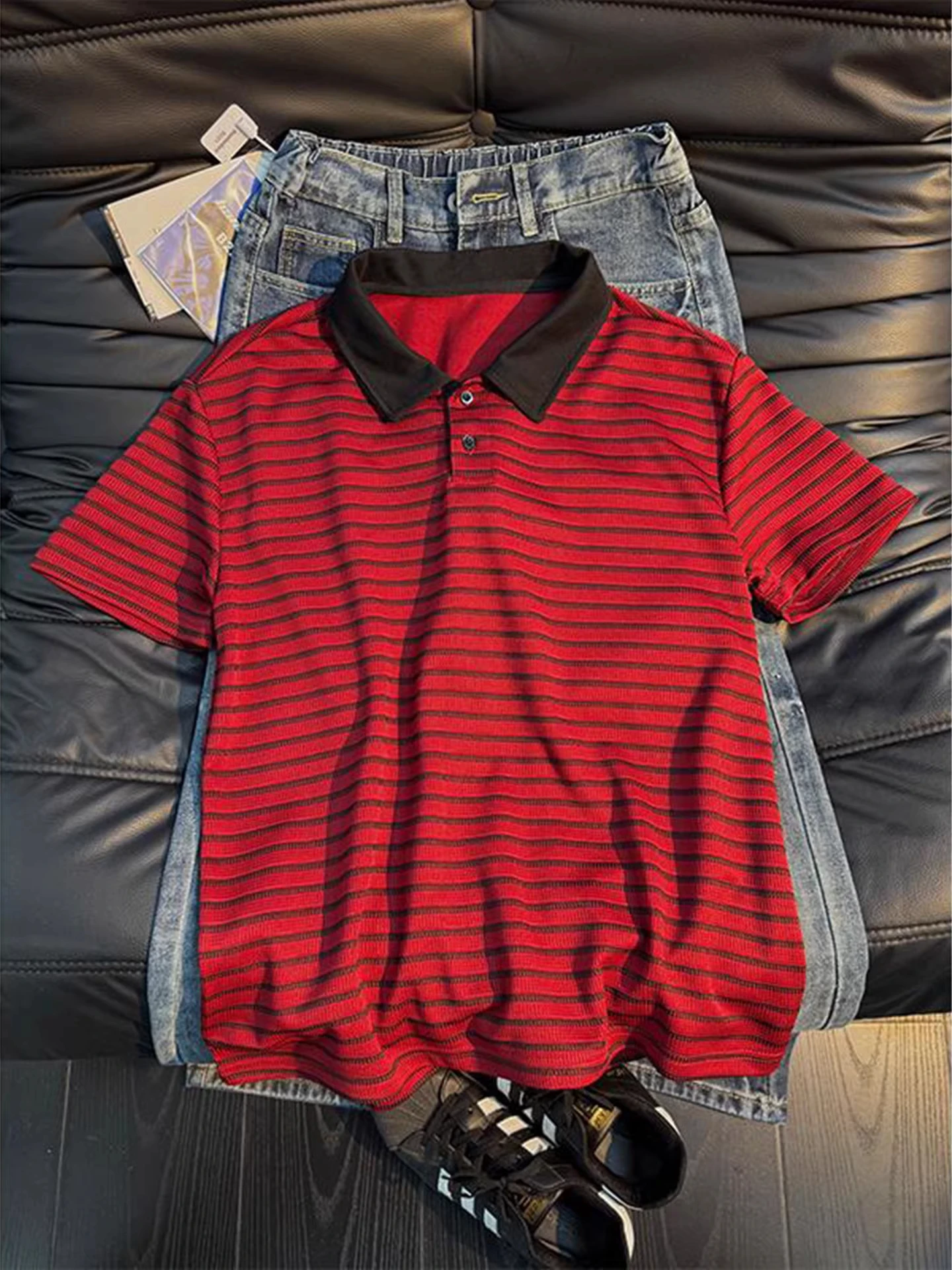 Camisa de manga corta a rayas rojas y blancas para hombre, estilo veraniego, camiseta americana de media manga con cuello abatible, informal, holgada