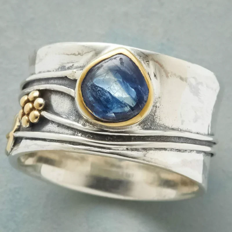 Vintage Tibetan Moonstone Big Healing Crystal Rings for Women Boho Antique Indian Moonstone Ring Fine Jewelry Girls Ladies Gifts