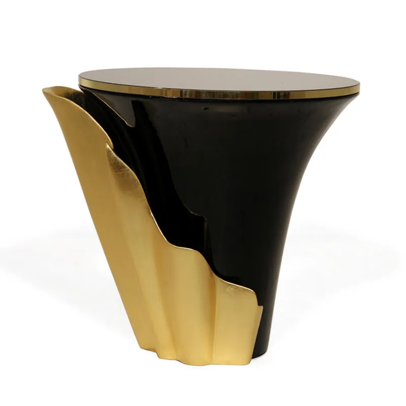 *Luxury Side Table Stainless Steel Modern Minimalist Design for Living Room an Artistic Small Coffee Table for Hotel Bedroom Use