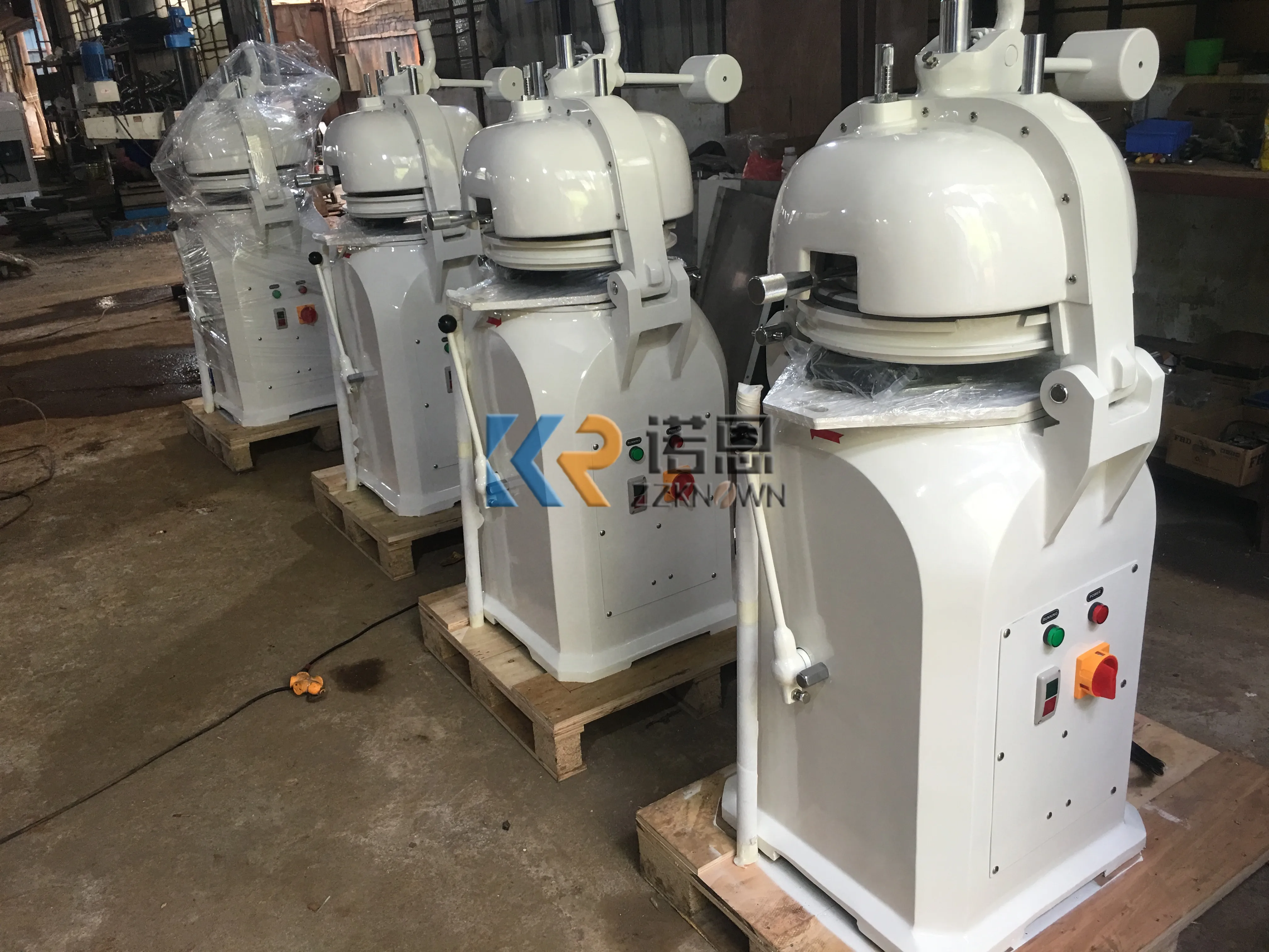 التجارية شبه التلقائي كعكة العجين مقسم ومخابز مستدير البيتزا قاطع العجين آلة مستديرة للبيع