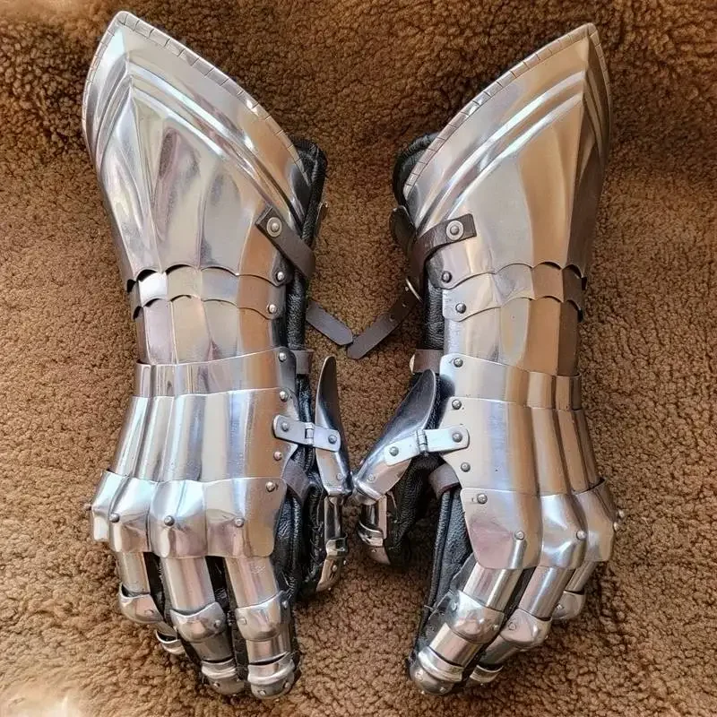 Real-time inventory = European knight armor goth wrist armor, finger guard plate armor wearable iron hand free shipping