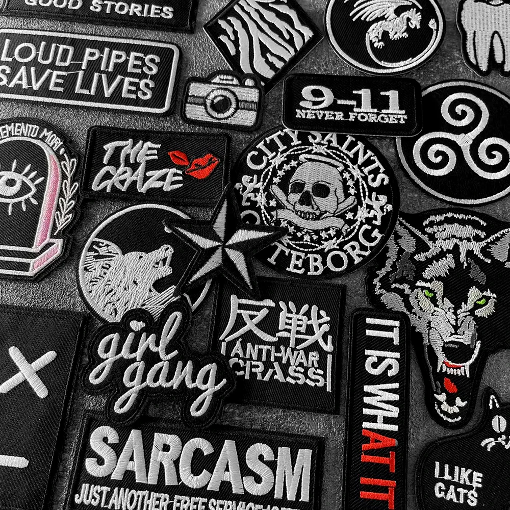 SARCASM لا تنسى أبدًا من ILIKE CATS بقع سوداء بيضاء مطرزة شارات الهبي الحديد على بقع الاطفال للملابس ملصقات التصحيح