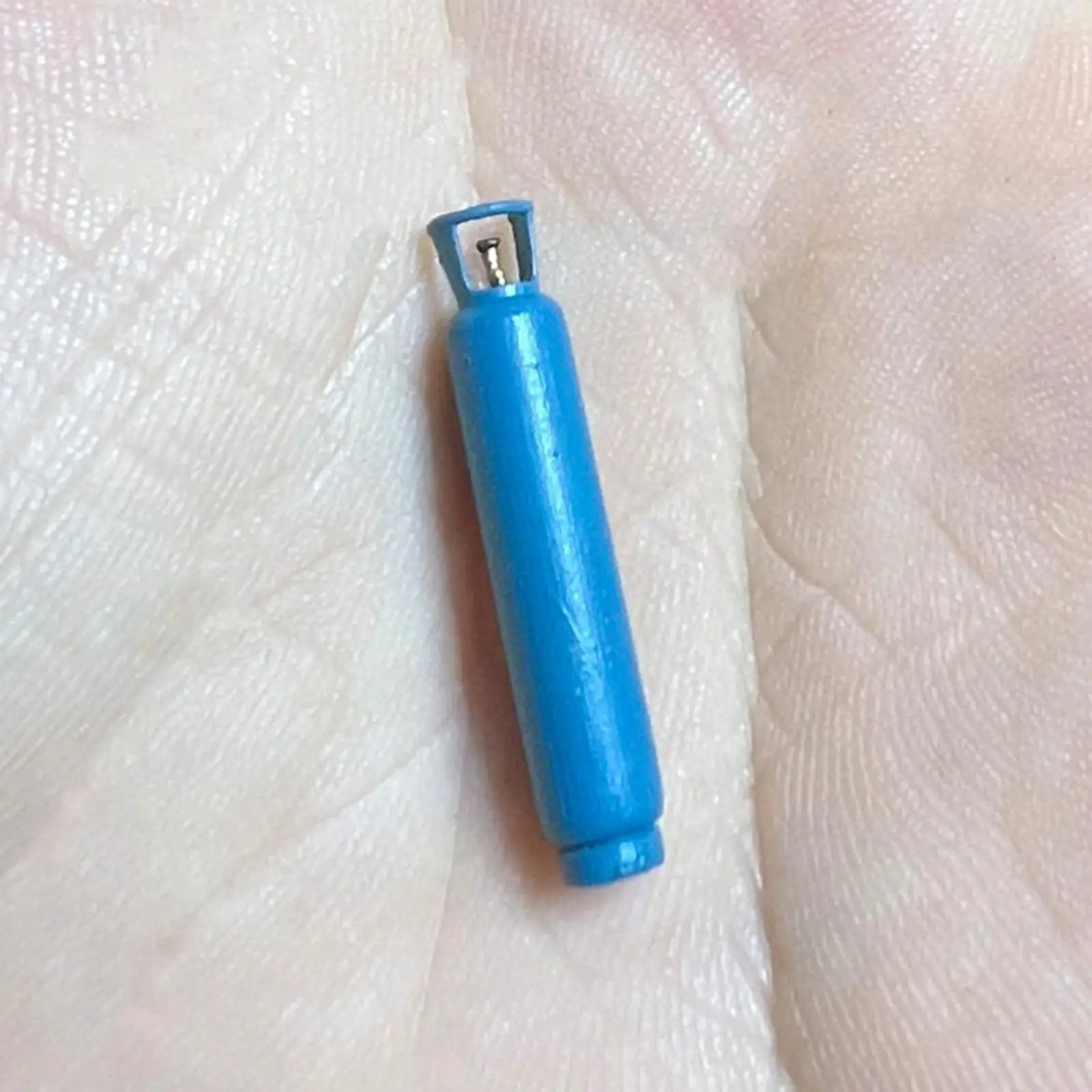 

Реалистичная миниатюрная модель гаражного декора: тележка с газовым баллоном, масштаб 1/64, аксессуар для автомастерской из смолы для автомобильных сцен