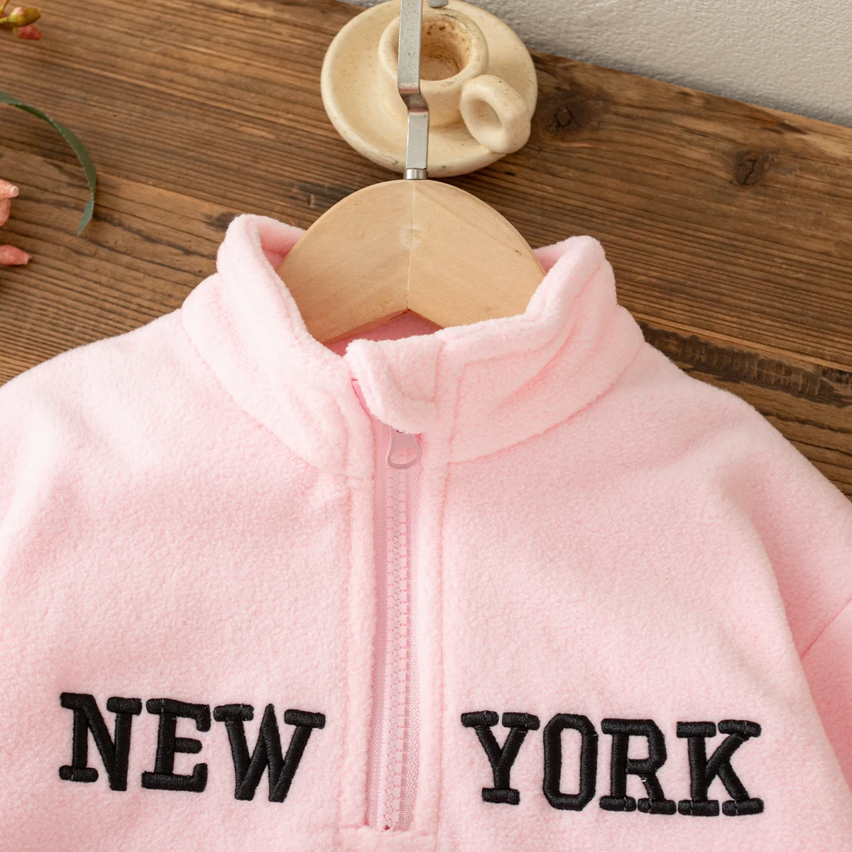 Baby-Mädchen-Winterpullover aus Baumwolle, einfarbig, mit Schriftzug, langärmeliger Baby-Mädchen-Hoodie, süße und warme Mädchenkleidung. – Detail 4