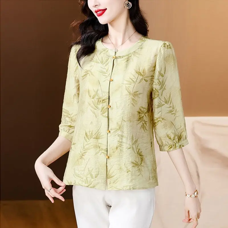 

New Chinese Style National Wind Button Shirt for Women 5 Sleeved Summer Fashion Age Reducing Mom's Outfit Top