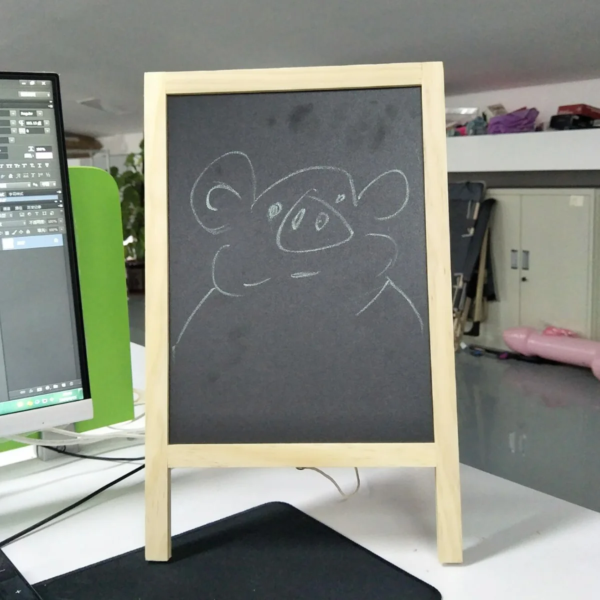 

Mini Blackboard 25x40cm Tripod Stand Easel Design for Children Bar Counter Message Board Household Display Signage