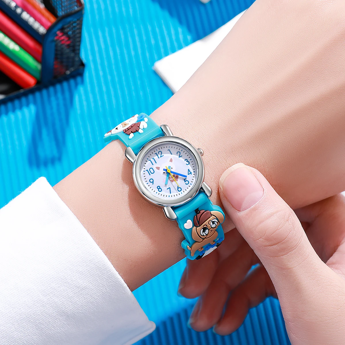 حزام سيليكون بسيط ورائع على شكل جرو كرتوني مع قرص أرقام عربية، مثالي لمبيعات الجمعة السوداء وهدايا عيد الميلاد والقاعة #2