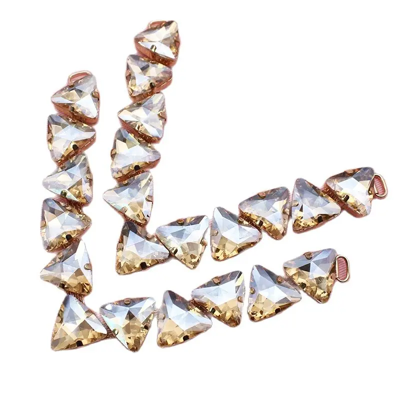 New Simple Fashion 1pcs Triangle Crystal Slippers Sandals Upper Decorative Chain Bikini Dress Linker Handmade Summer Decorations