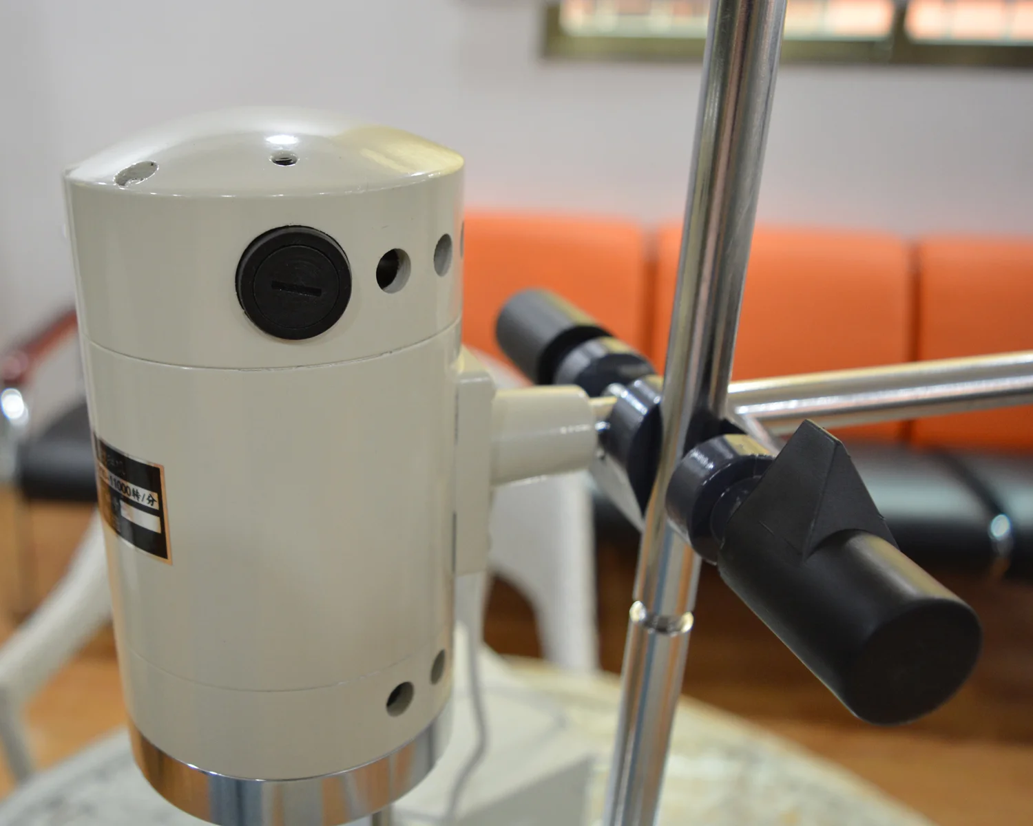Customized Emulsifying Homogenizer Mixer Cosmetic Lab Overhead Stirrer Mixer Laboratory Roller Mixer Chemical Industry Mixing view 4