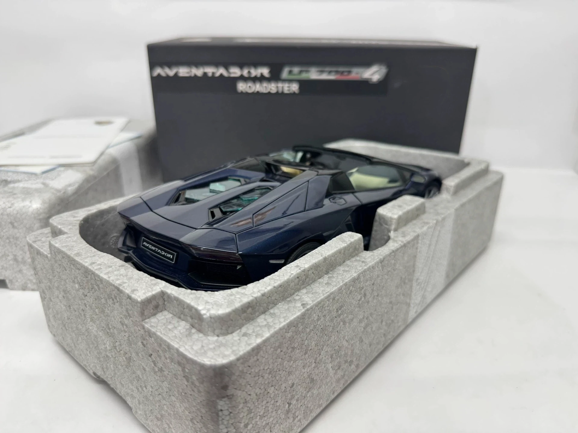 Autoart 1:18 Aventador LP700-4 رودستر الأزرق محاكاة طبعة محدودة جميع المفتوحة سبيكة معدنية ثابتة سيارة لعبة مجسمة هدية #4