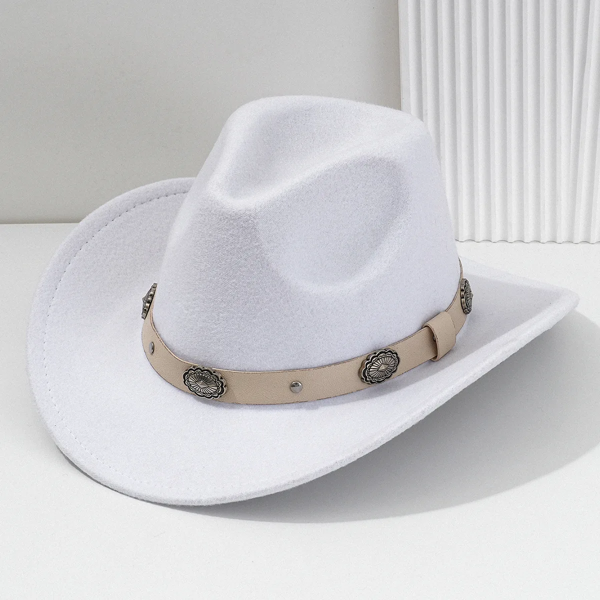 Men's And Women's Felt Denim Caps Paired Coin Waistbands Fashionable Light Luxury And Minimalist Top Hats