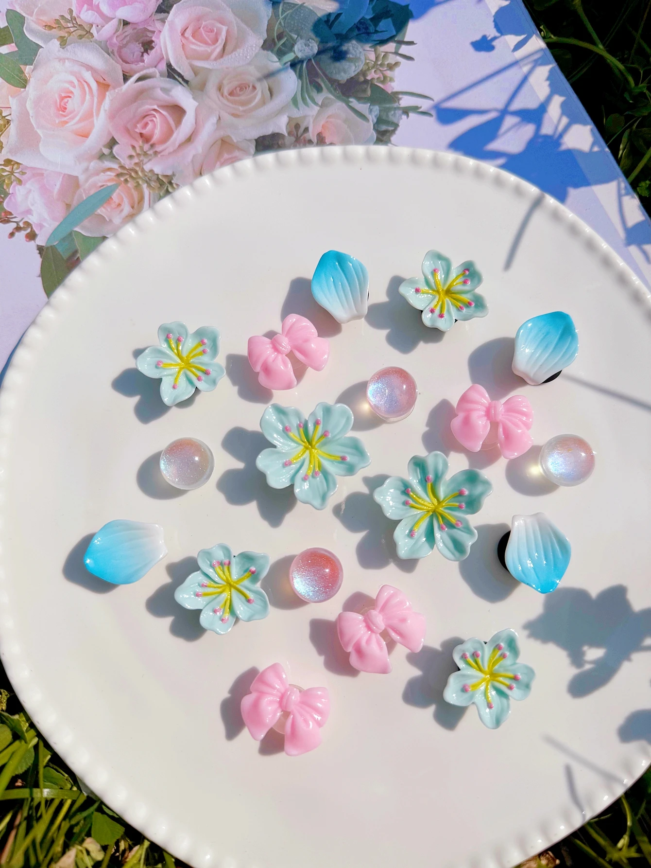 18PCS of blue flower shoe Decoration DIY Casual Accessories - Fun and Multi-functional Personalized Footwear methods