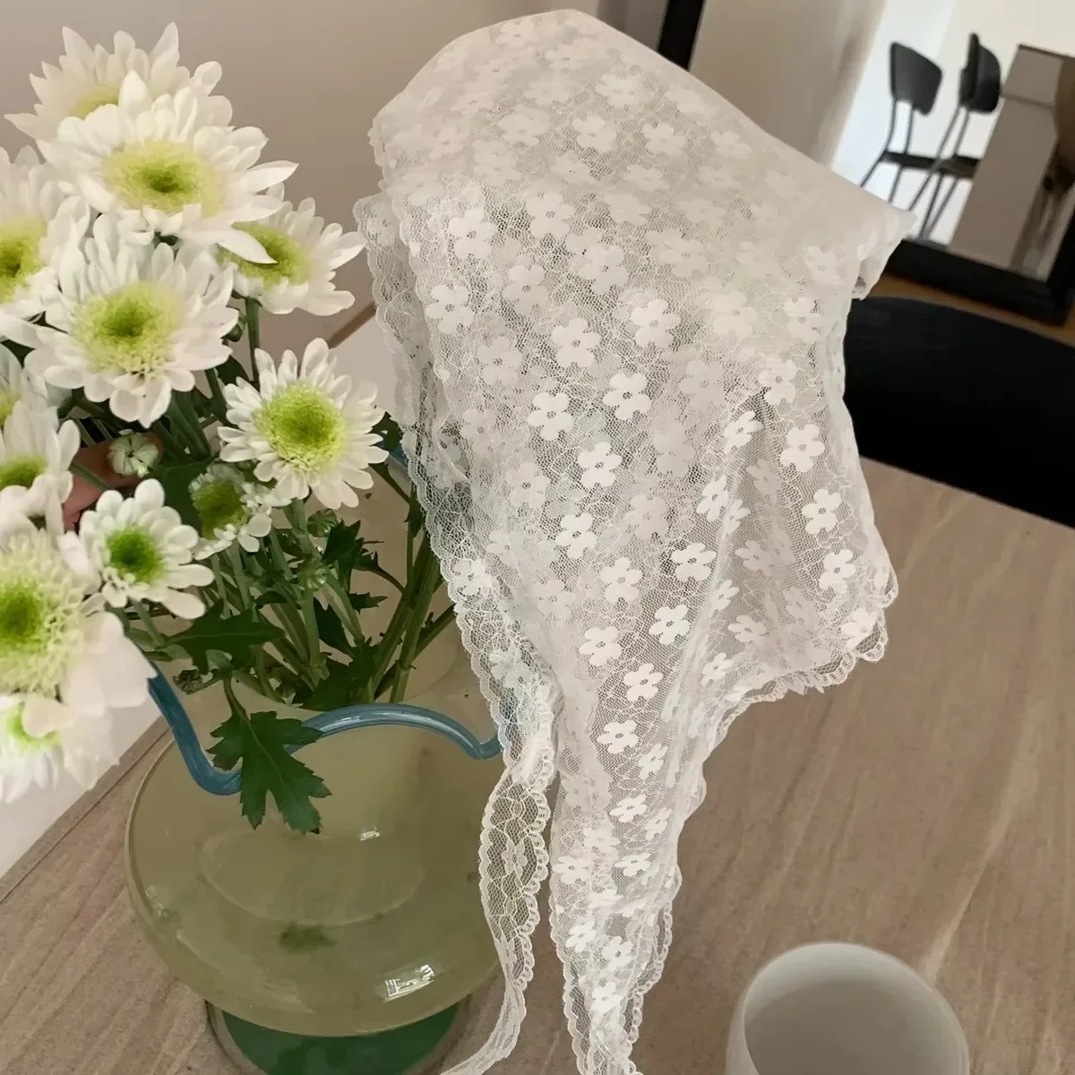 Lace flower elegant temperament lace female flower white sweet triangle scarf thin breathable ribbon artistic style travel photo