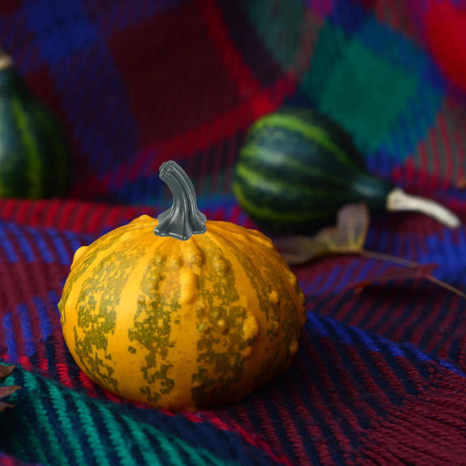 

24pcs Pumpkin Accessories Green Plastic Stems Handles for Halloween Thanksgiving Harvest Festival Decoration Craft