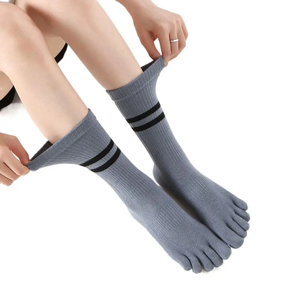 

Calf Socks Running Cotton Sports Stripes Silicone Dot Female Hosiery Split Toe Socks Middle Tube Socks Five-Finger Socks