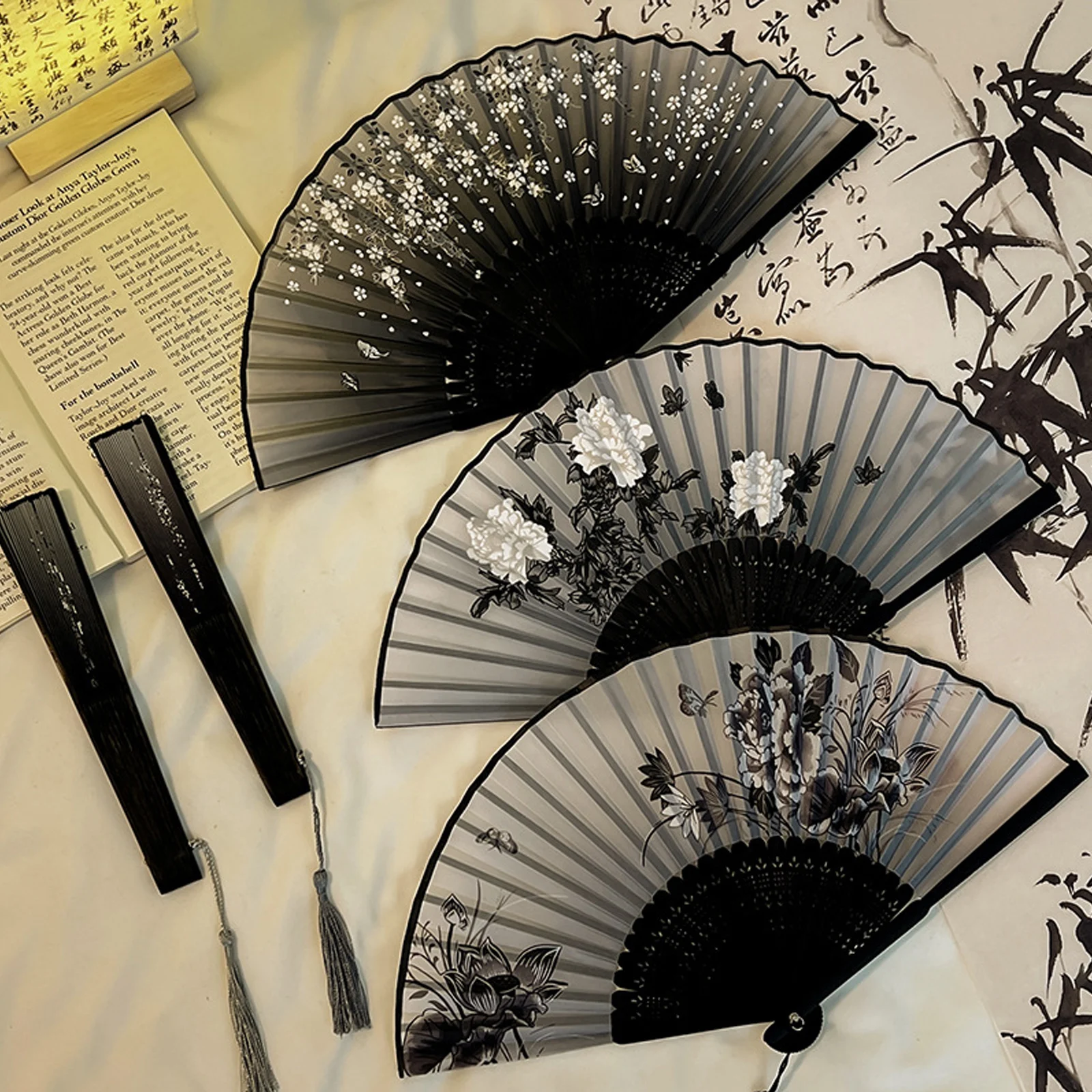 Folding Fan |   Asian Style Retro Chinese-Style Tassel Hand Fan |   Portable Dance Fan Wedding Fan |   Hanfu and Qipao Accessories |   Home Decoration