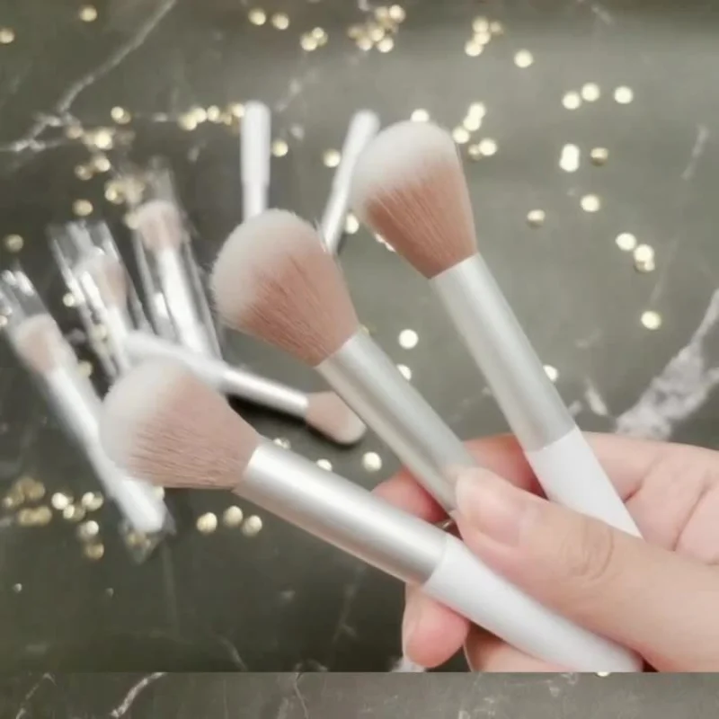 Mini pinceau de maquillage unique, outil de brosse à poudre de miel