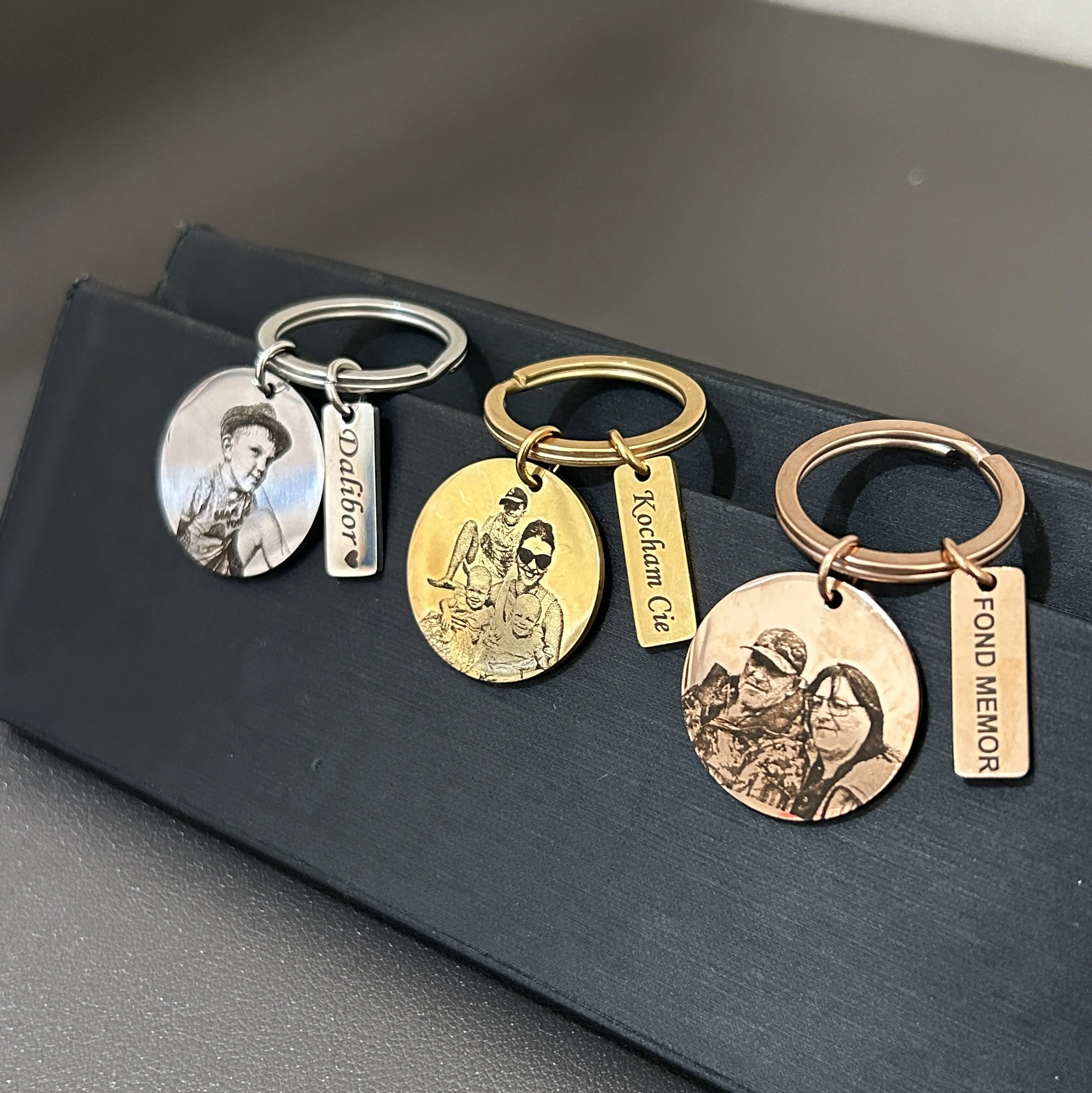 

Персонализированный портретный брелок с гравировкой на заказ, брелок из нержавеющей стали с фотографией, лазерная гравировка, семейные подарки для пар или родителей