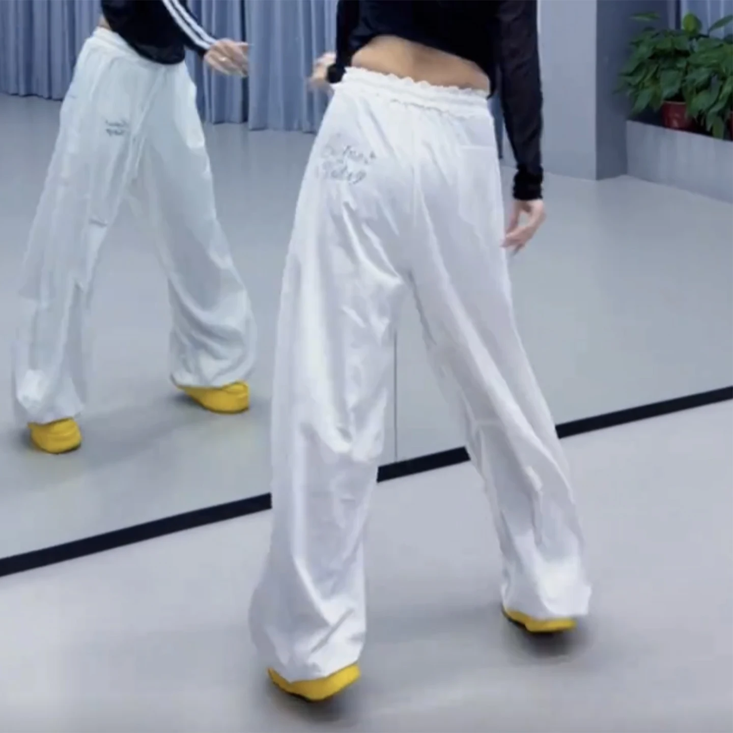 summer-casual-loose-dance-pants-women's-new-2026-white-sports-sweatpants-elastic-waist-straight-leg-square-dancing-trousers