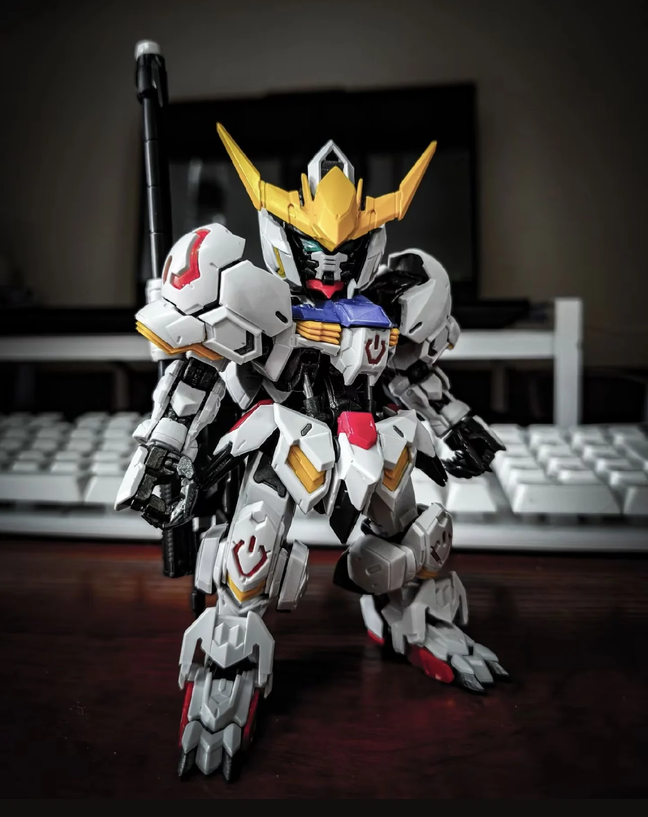 

Модели персонажей аниме-игры G08 Barbatos Mobile Suit, стильные игрушки, аниме-фигурки, украшения для стола и подарки на день рождения.