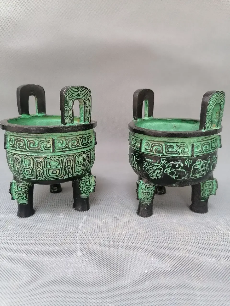 Antique Bronze Ware Twelve Chinese Zodiac Tripod Stove Home Decoration